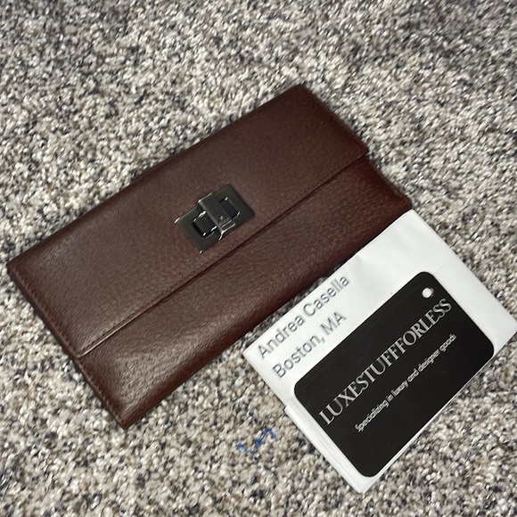 Authentic GUCCI brown leather bifold wallet